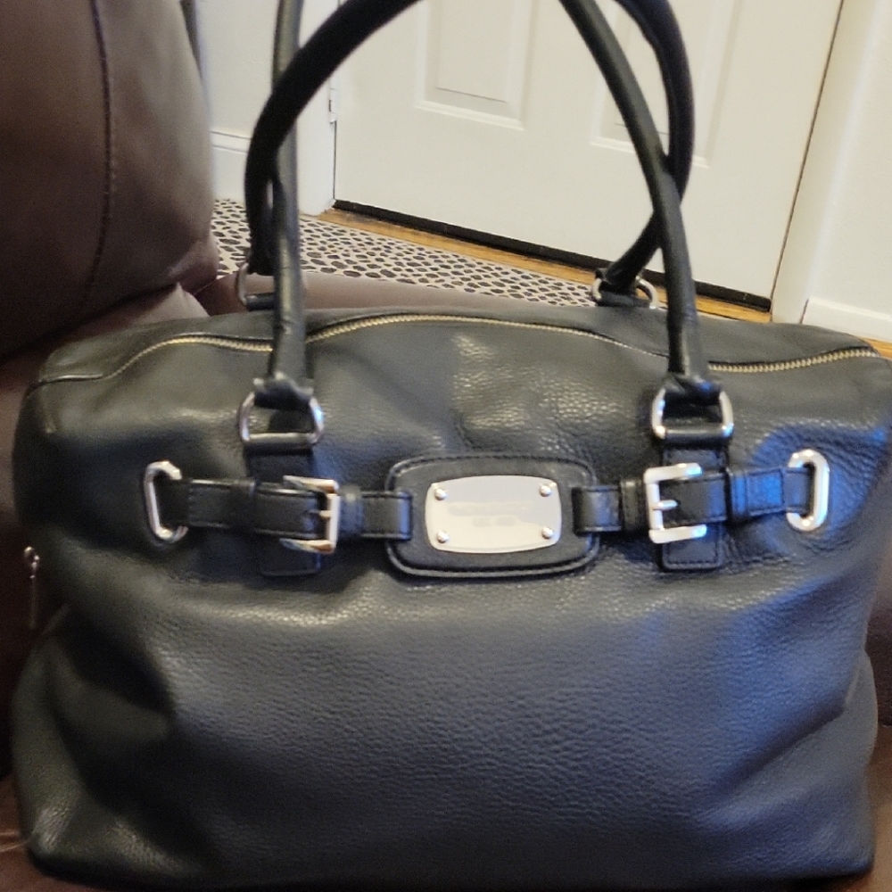 MICHAEL Michael Kors Black and Silver Shoulder Bag